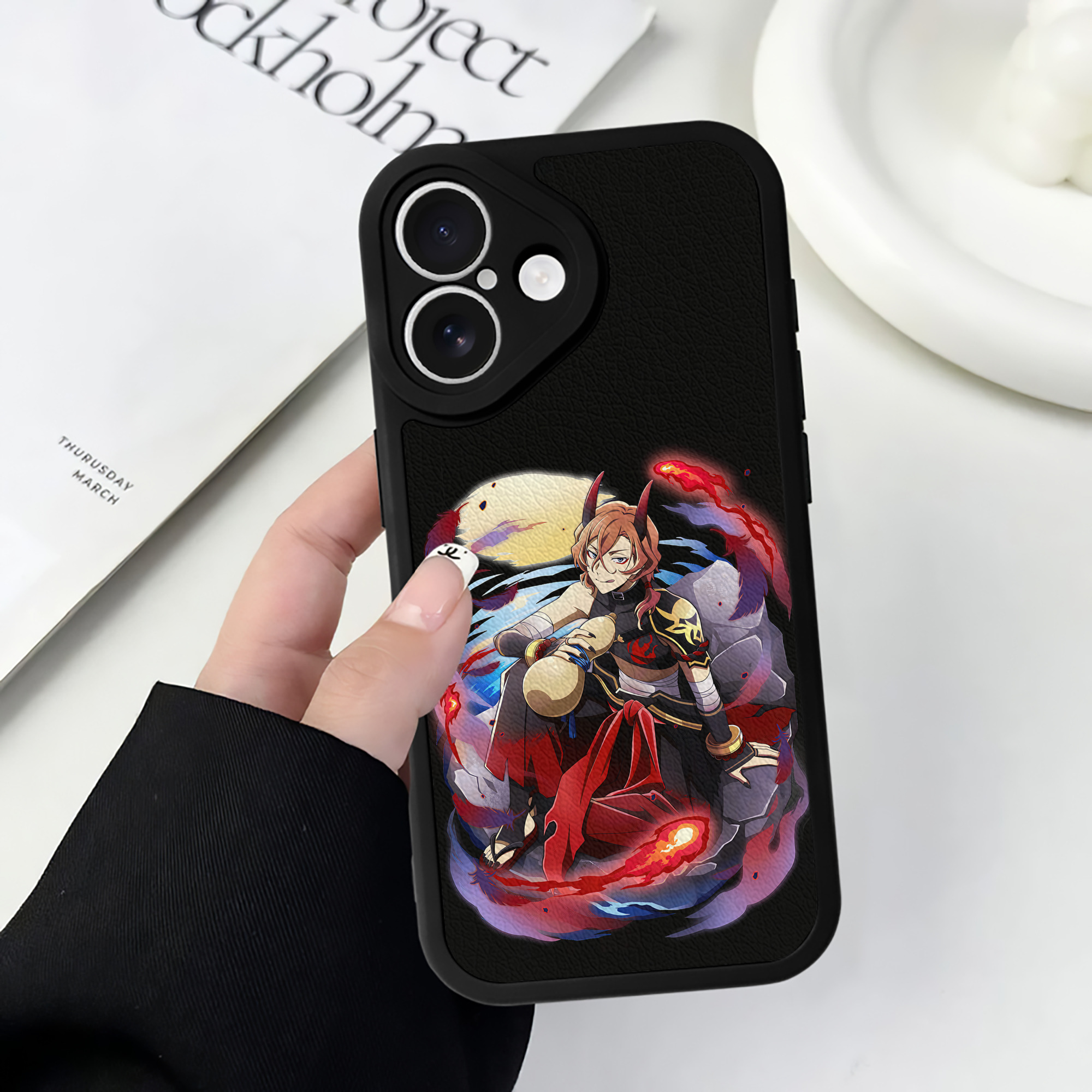 （画像用） 文豪ストレイドッグス Bungo Stray Dogs 【iPhone 16シリーズ対応】シリコンスマホケース（レザー調） 材質：シリコン